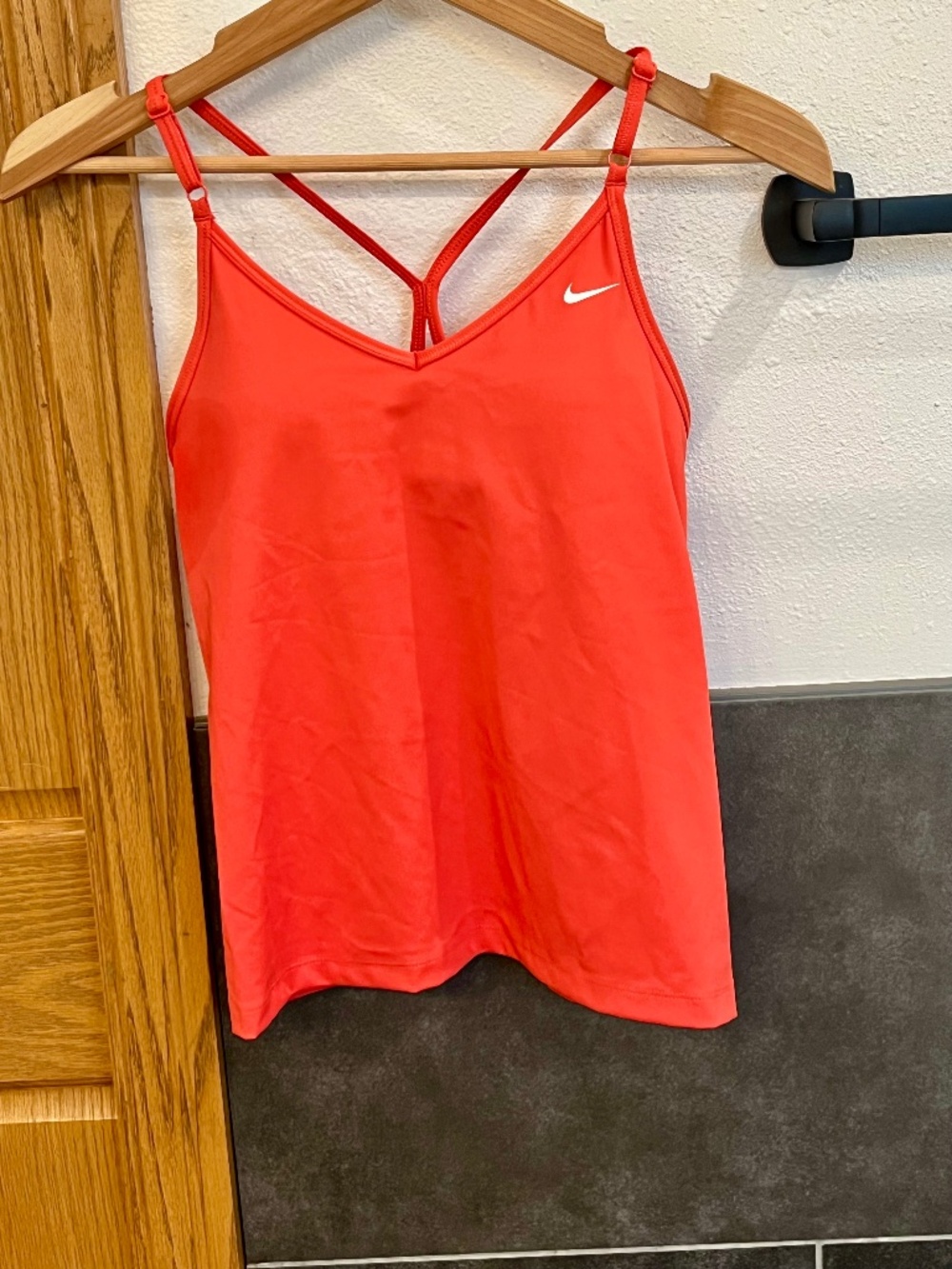 Nike Womens Indy Dri-Fit Coral Racerback Padded Sports Bra Tank Top Size Small